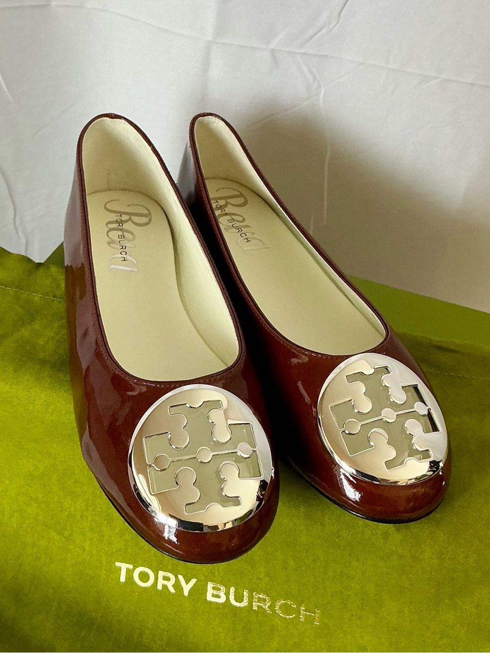 Tory Burch Reva Ballet Flats Russet Brown Patent Leather Size 7 NIB